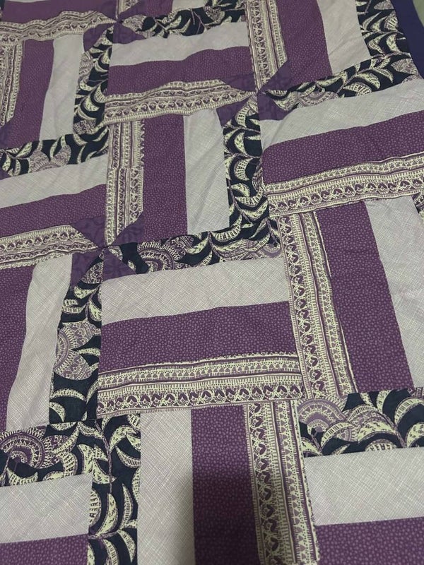 "Ina" Log Cabin Quilt