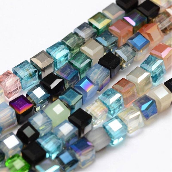 Cube glaskralen multicolor donker 4 mm | Streng ca. 88 stuks