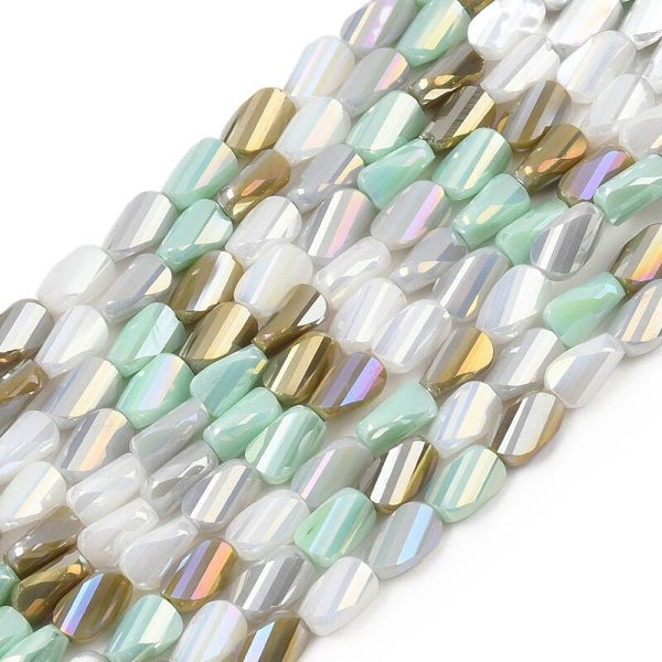 Glaskralen multicolor groen 7 x 4.5 x 3.5 mm | Streng ca. 26 stuks