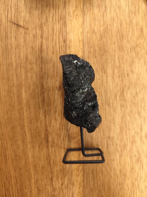 Tourmaline noire sur pied