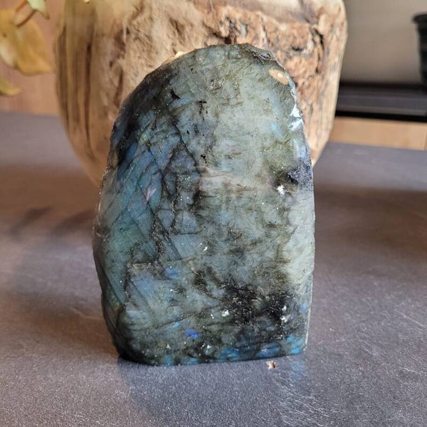 Labradorite semi polie