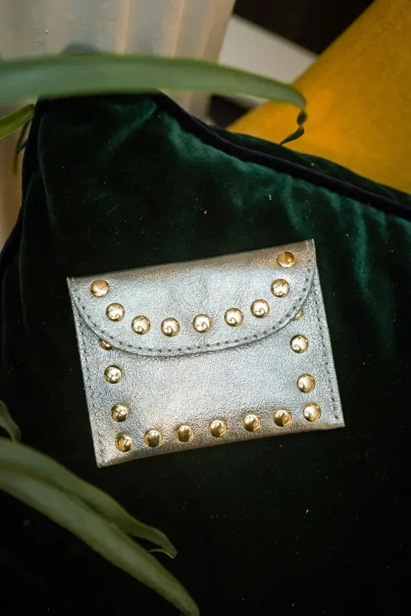 Geldbeutel aus echtem Leder mit Nieten