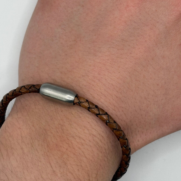SMUK BI Man Lederarmband geflochten braun