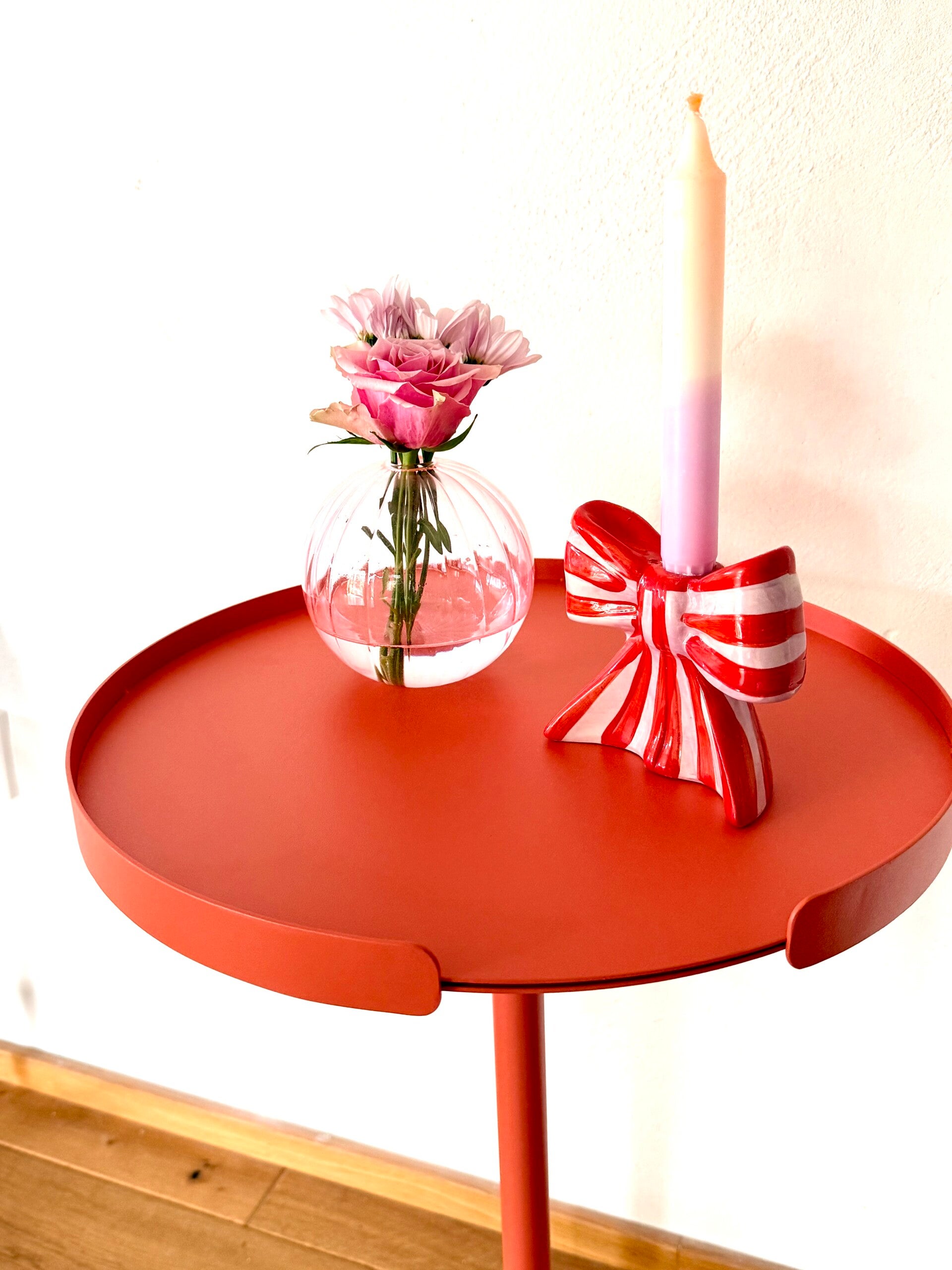 Beistelltisch mit abnehmbarem Tablett