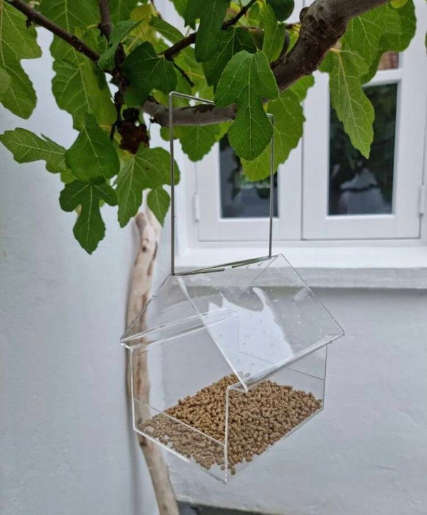 Hangend vogelvoeder huisje