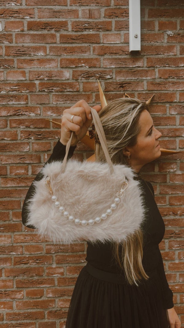 Fluffy beige tas