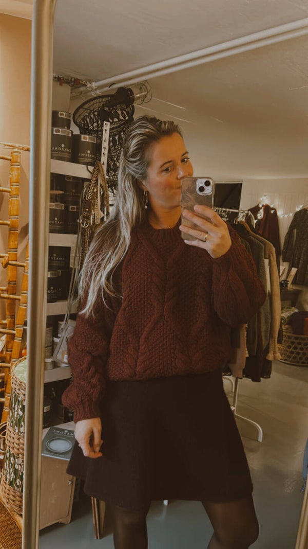 Bordeaux sweater