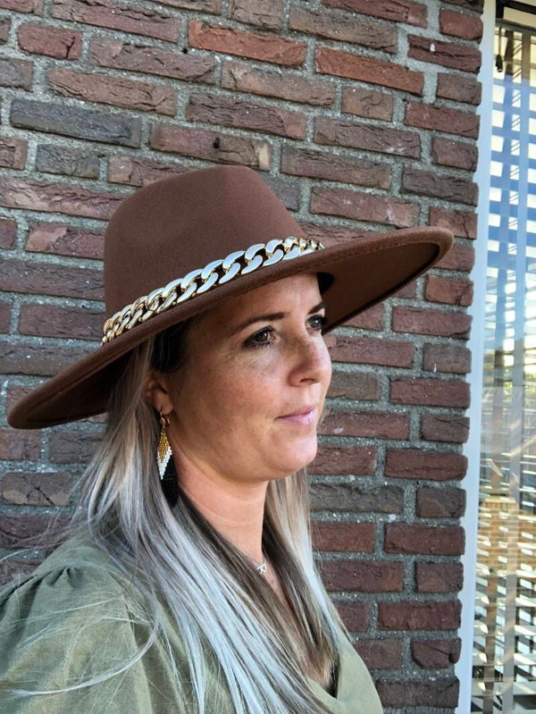 Fedora hoed bruin