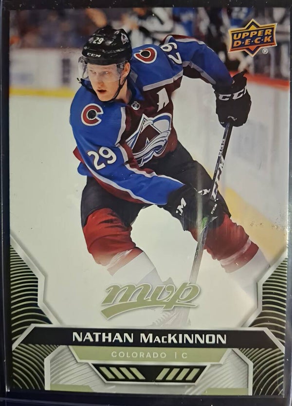 Nathan MacKinnon 2017-26