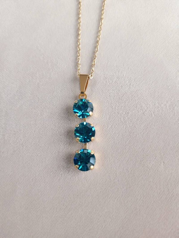 Ketting met 3 chatons 8 mm