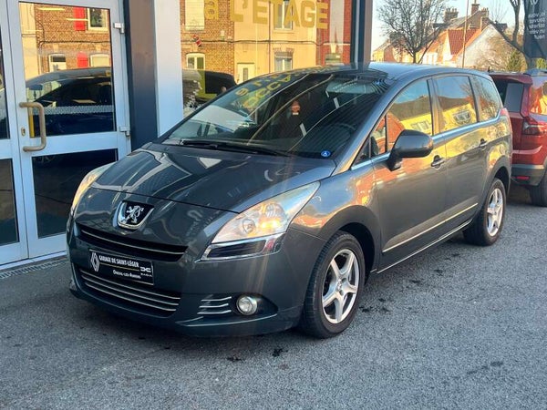 PEUGEOT 5008 1.6 HDI 112 CH PREMIUM - 5 PLACES