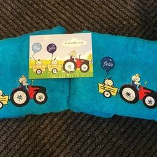 Geboortekaart op handdoek geborduurd