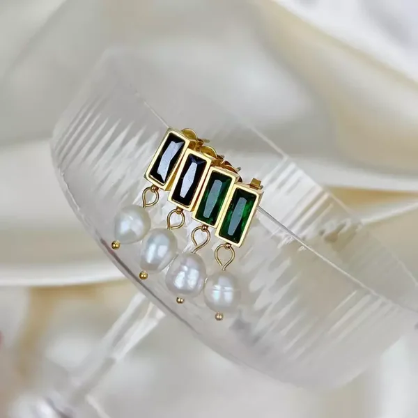 Ocean Eyes Earrings in Blue 18k Gold Plated