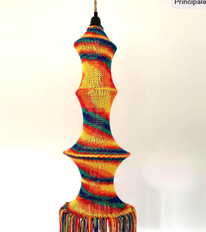 Suspension bohème multicolore au tricot