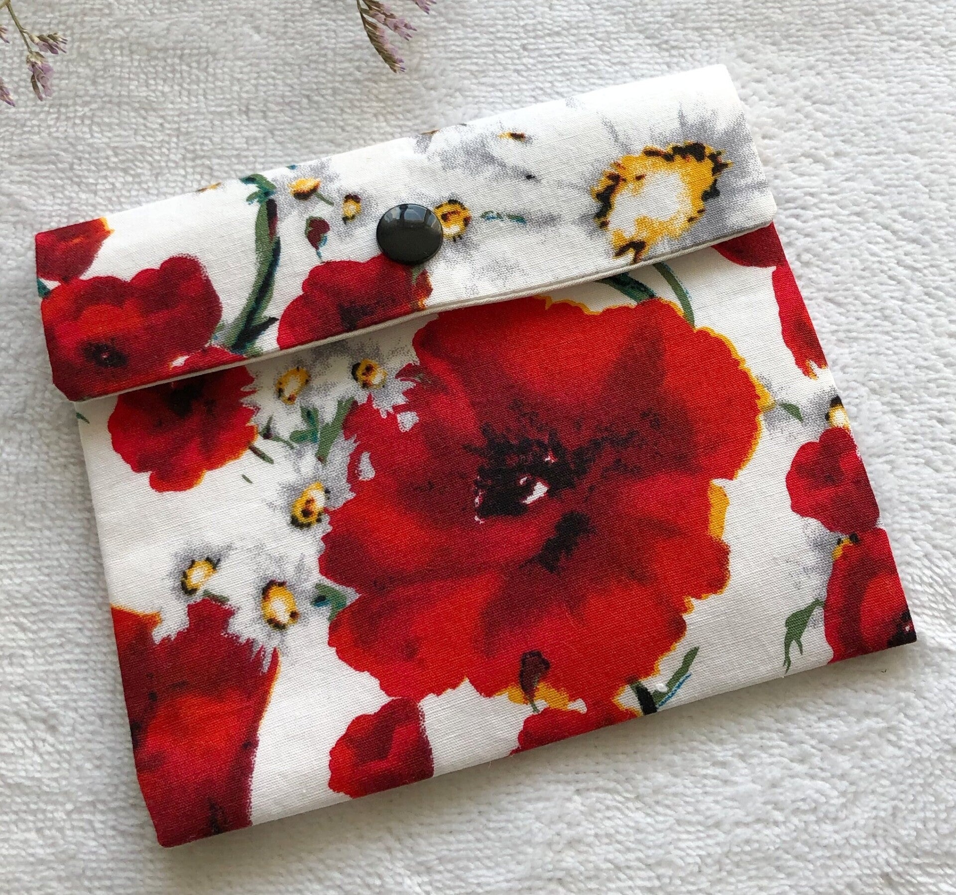 Pochette en coton pour lingettes démaquillantes , pochette motif coquelicots, pochette tissu artisanale