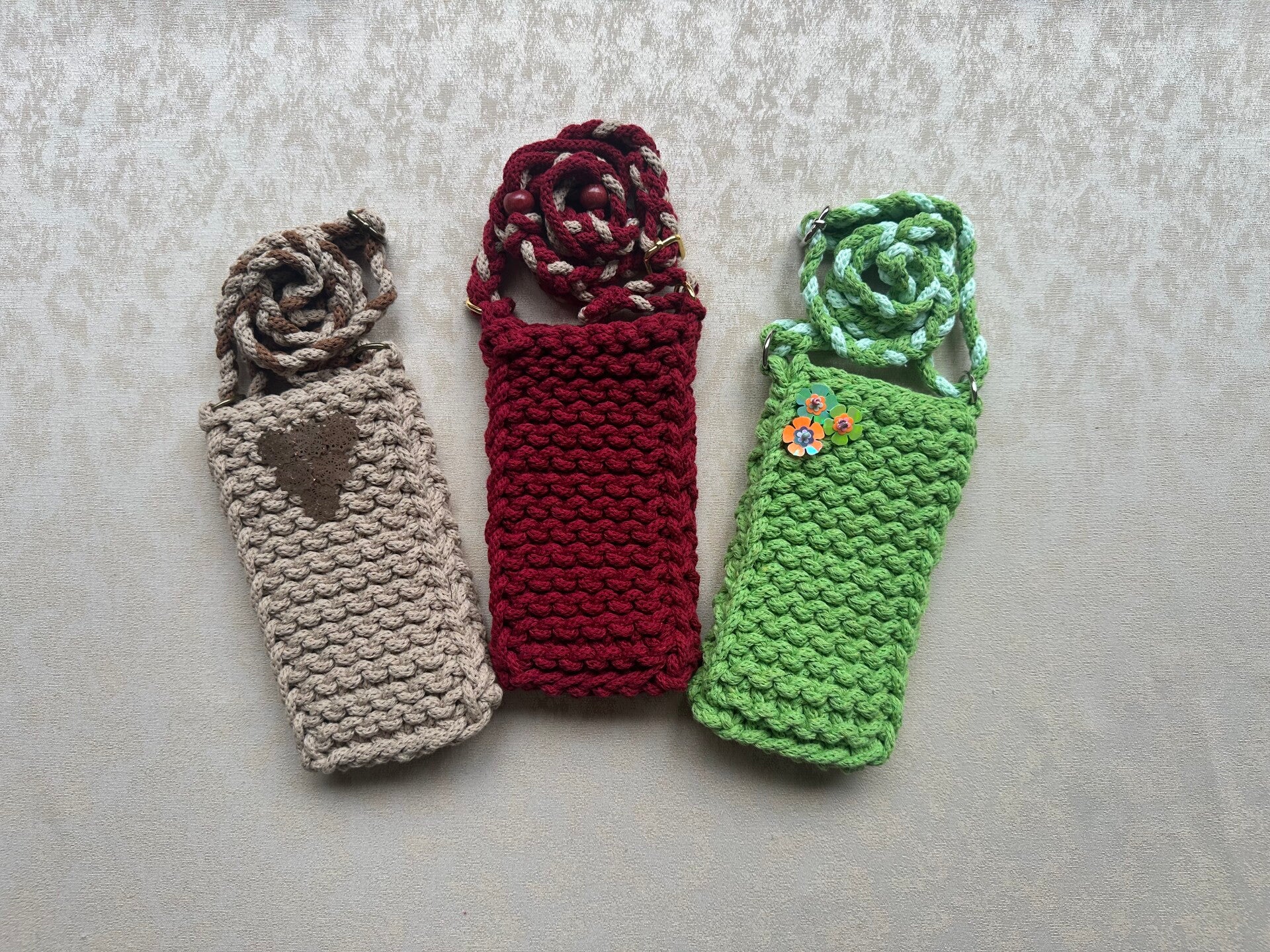 Sac pour téléphone tricoté, sac artisanal avec anse réglable
