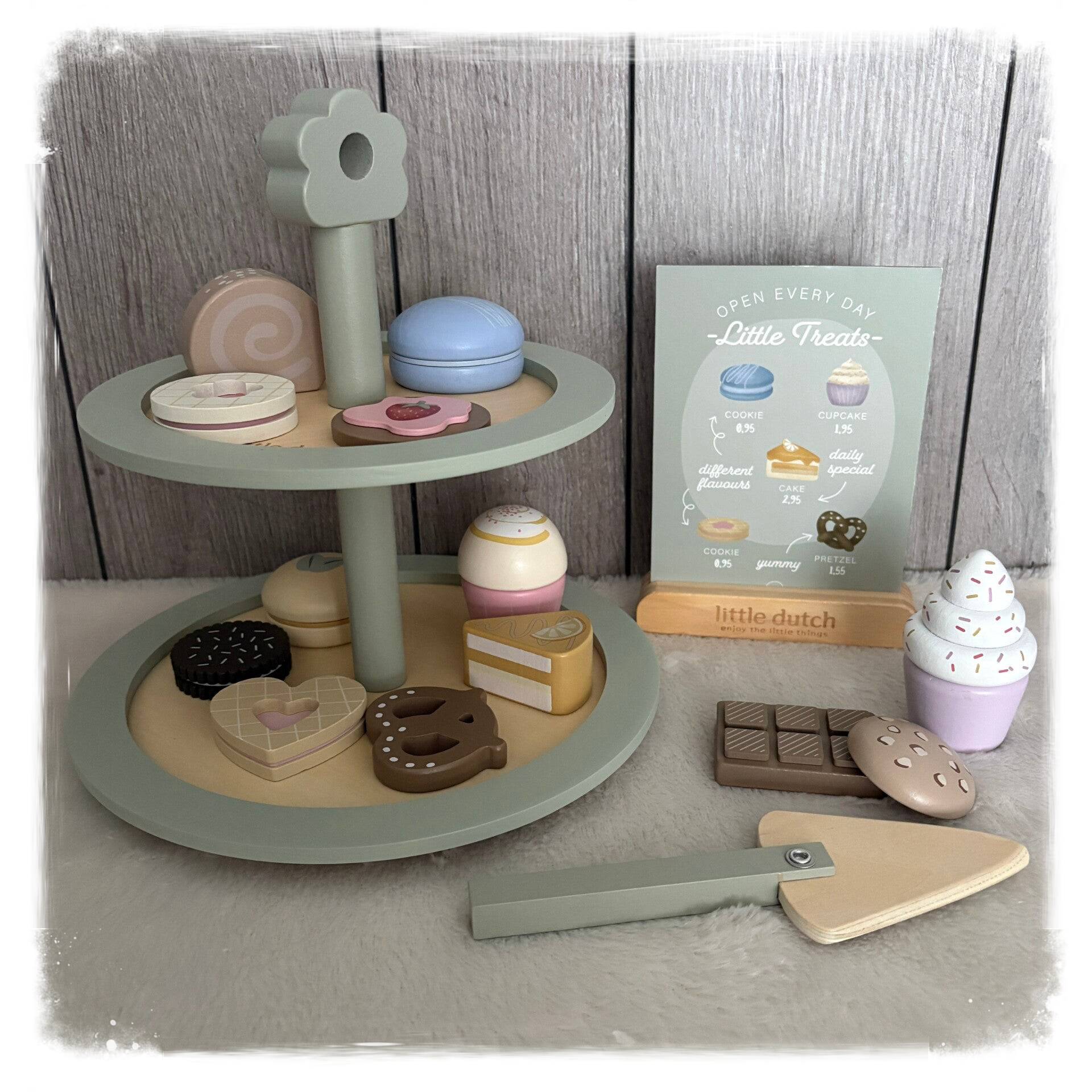 Little Dutch etagère met gebakjes