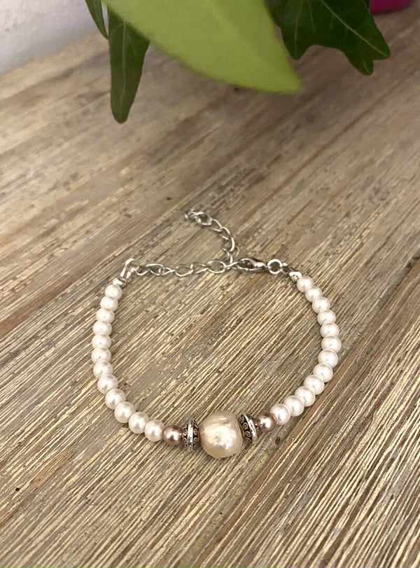Pearl bracelet