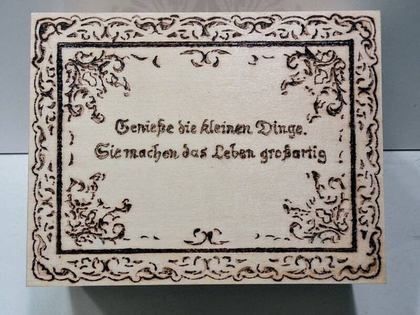Handgefertigte Holzbox mit Spruch – Pyrographie Unikat
