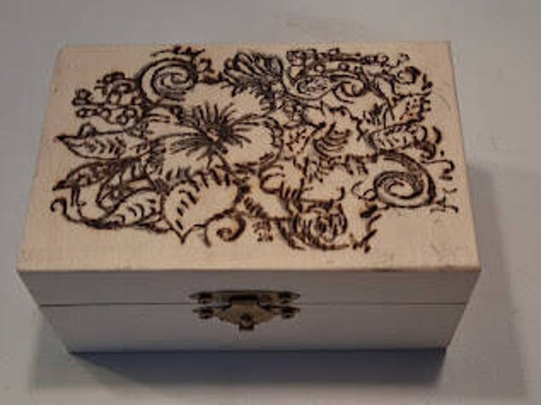 Holzgeschenkbox-Blumenornament