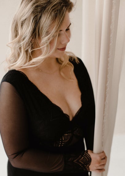 intieme fotoshoot in neutrale kleuren