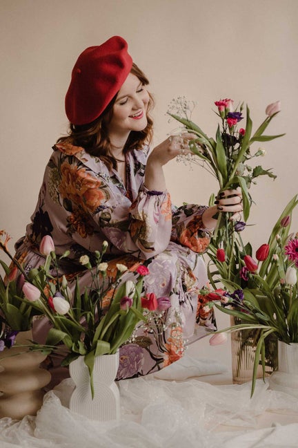 foto van meisje met bloemen