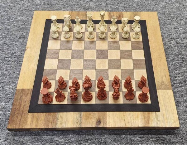 Echiquier avec pièces