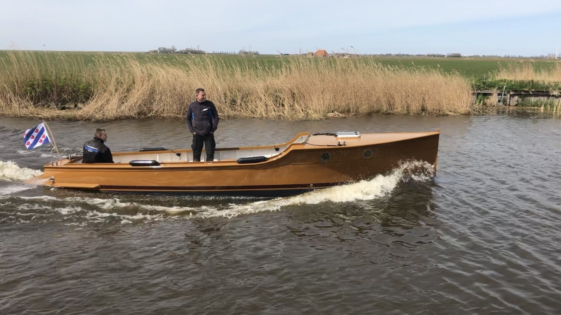 bakdekker-refit-restauratie-boot-friesland-ijzendoorn-koudum-standard-pm9dqr.jpg