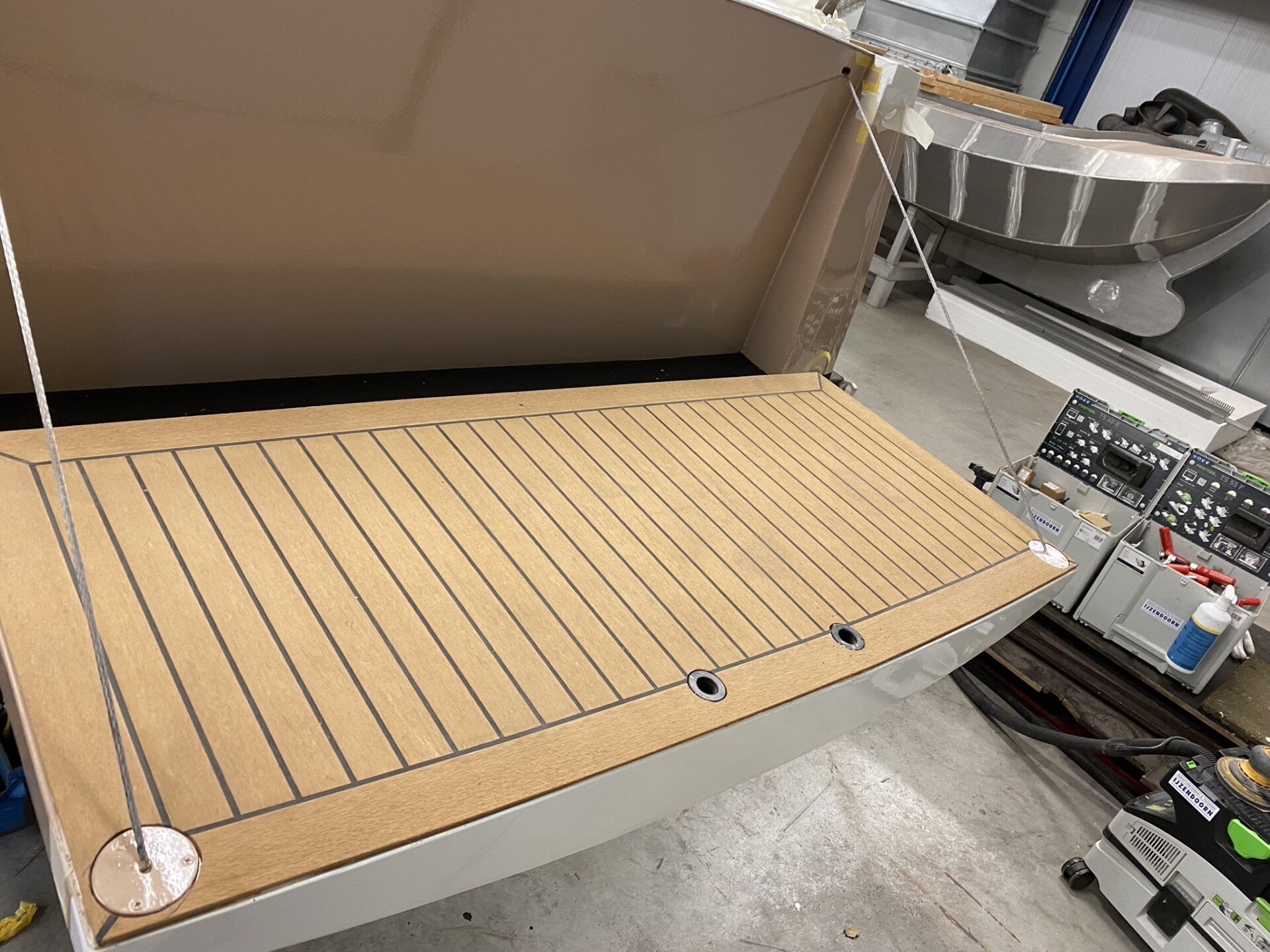 scheeps-refit-boot-refit-restauratie-zwemplateau-boot-teakhout-zwemplateau-standard.jpg