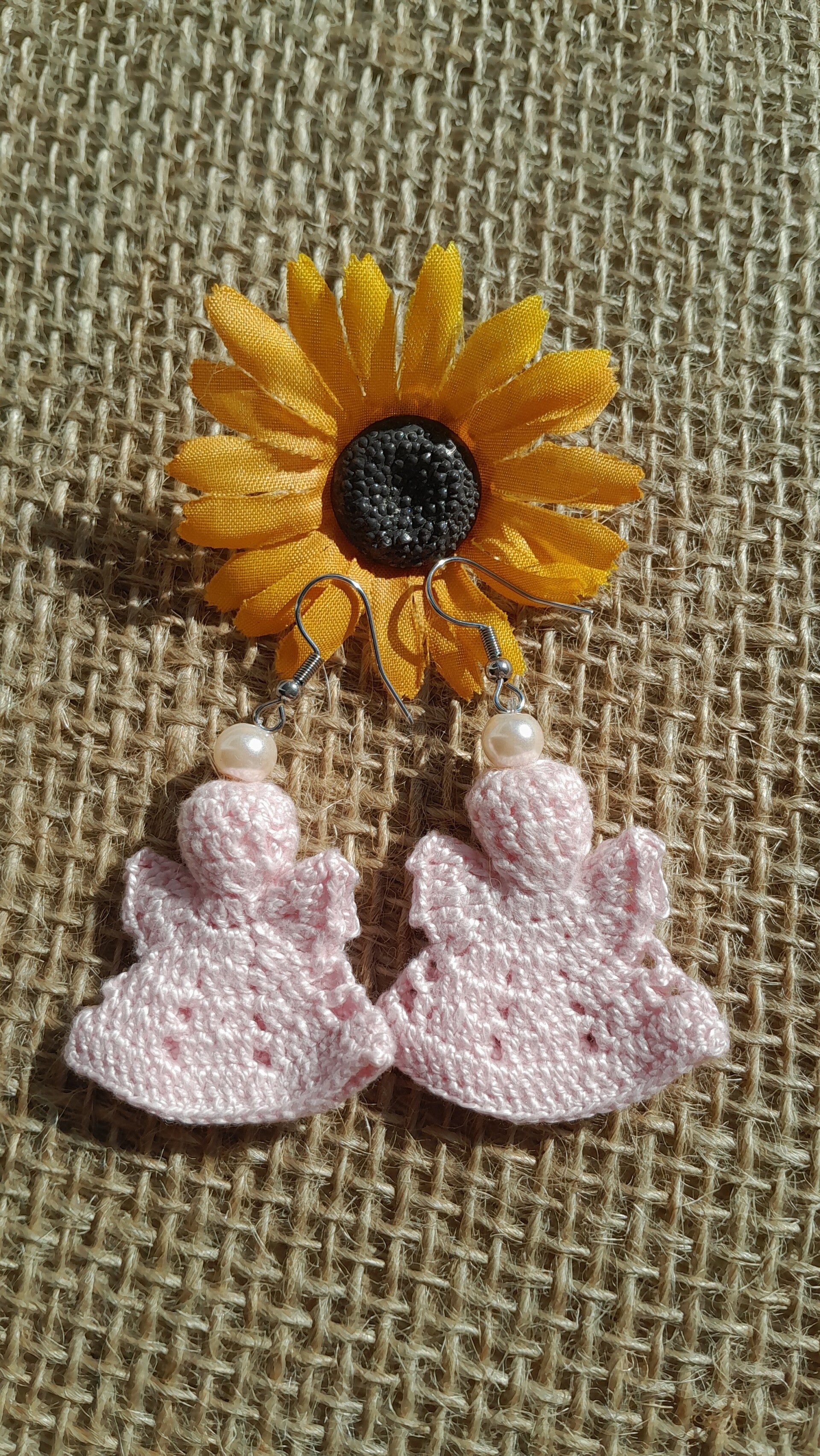 Boucles d'oreilles ANGE Rose clair au crochet
