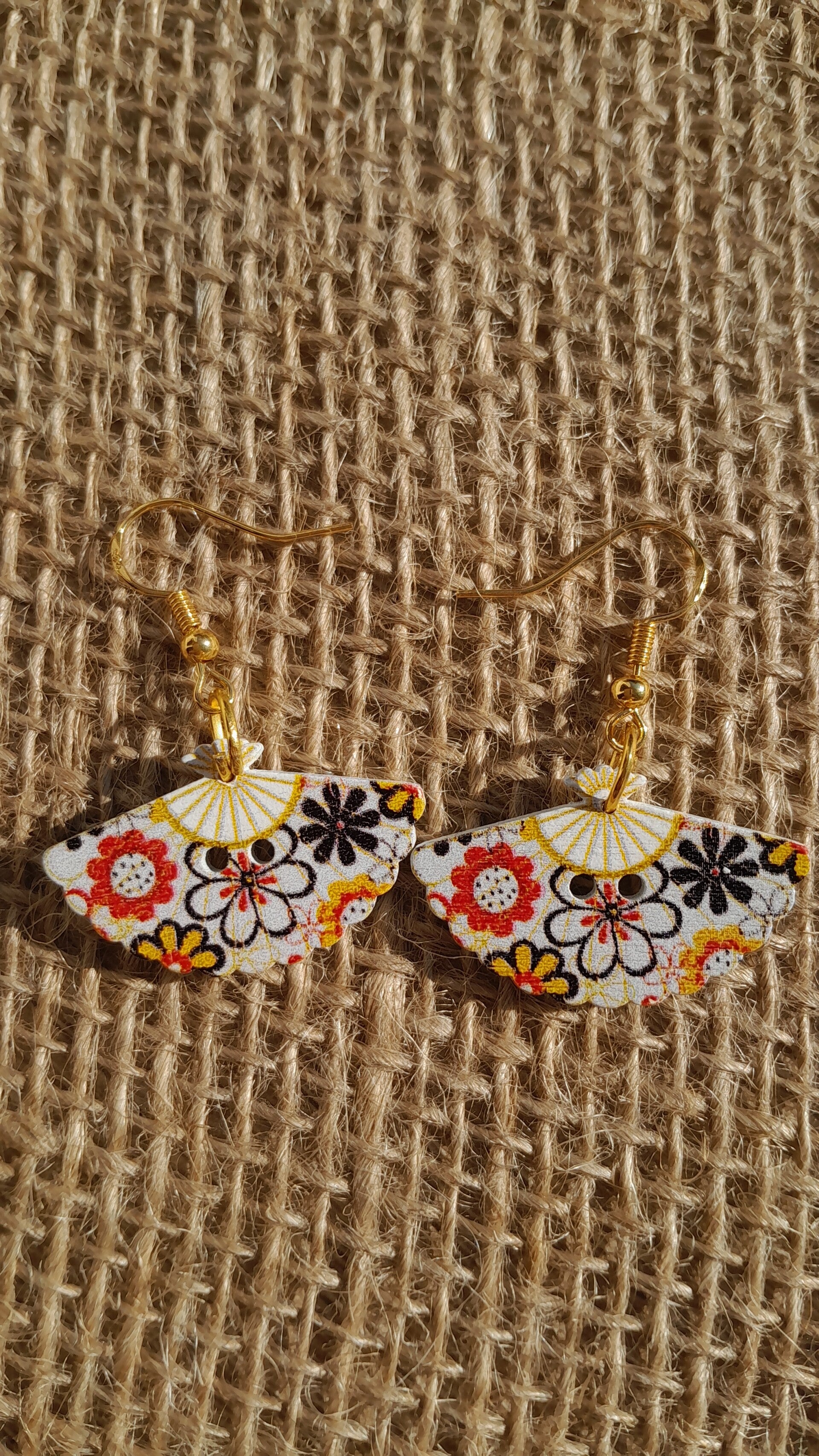 Boucles d'oreilles éventail  en bois coloré