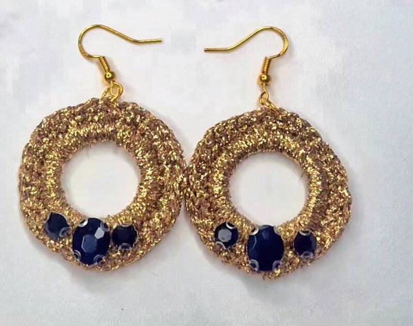 Gold Thread Hoop Earrings with Black Stones – Sterling Silver 925 Studs         Creolen aus goldenem Faden mit schwarzen Steinen – 925 Sterling Silber Stecker