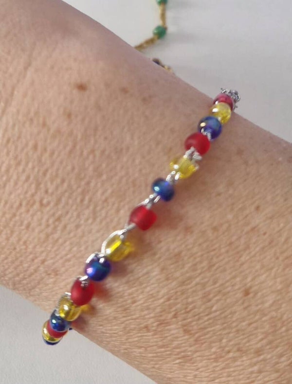 Handmade bracelets crafted with gold thread and colorful details — delicate, elegant, and perfect for every style. Each piece is crocheted with love and made unique through its vibrant color combinations. 💛🌈