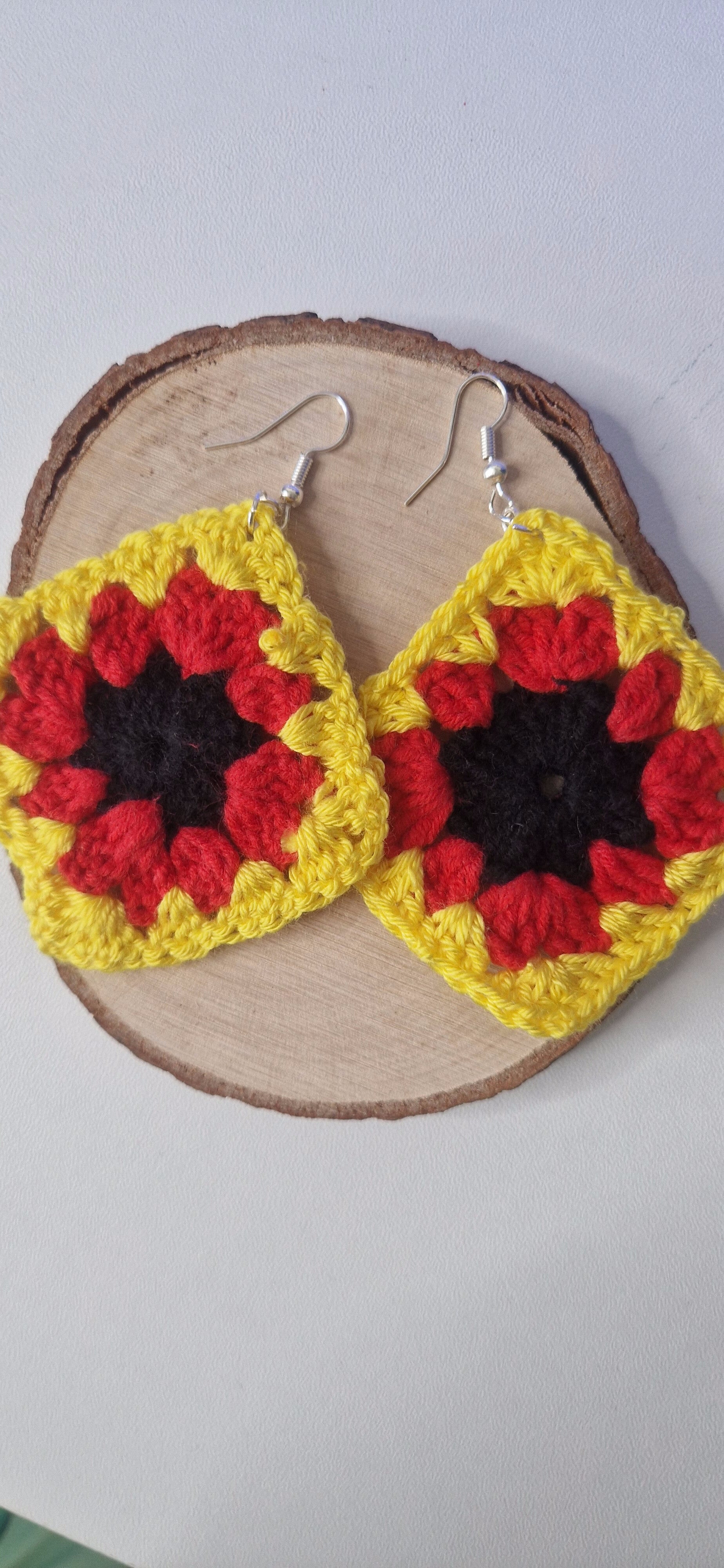 Deutschland Spark – Handmade Granny Square Earrings in German Flag Colors