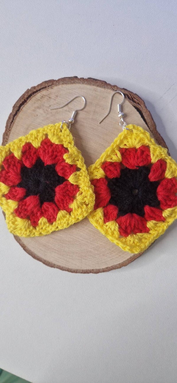 Deutschland Spark – Handmade Granny Square Earrings in German Flag Colors