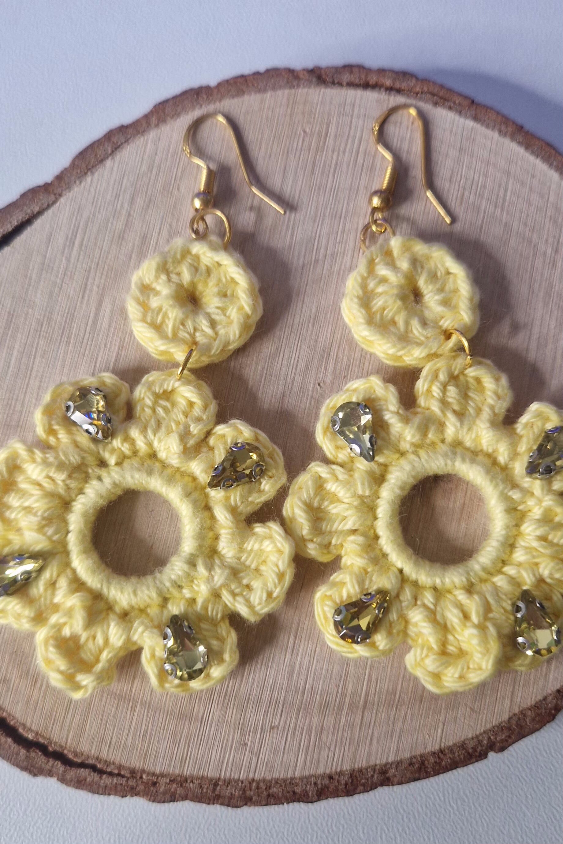 Aurora – Handgefertigte Statement-Ohrringe   Handmade Statement Earrings