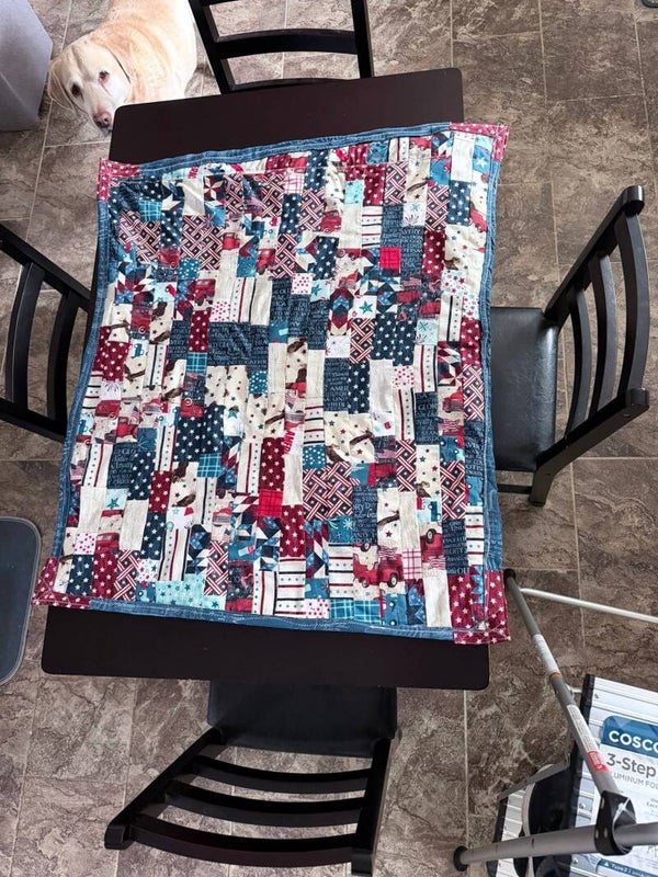 American wall hanging or lap quilt