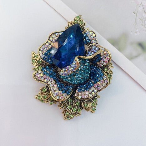 BROCHE043011-2.jpg
