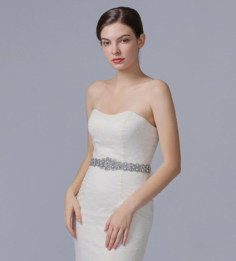 RIEM001A BRUIDSJURK KNOOPRIEM MET STRASS