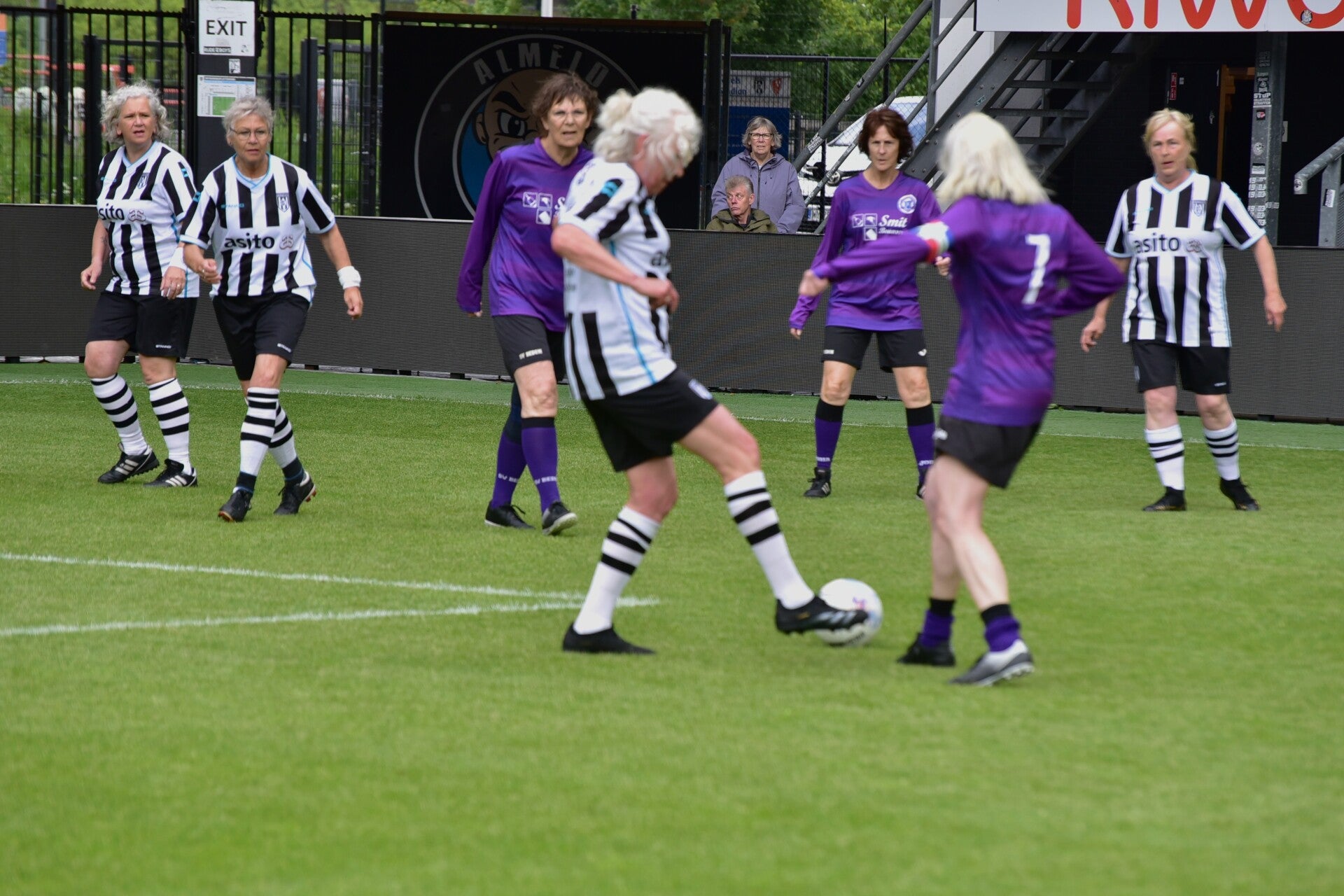 jwc_0915-standard-9q5q0i.jpg