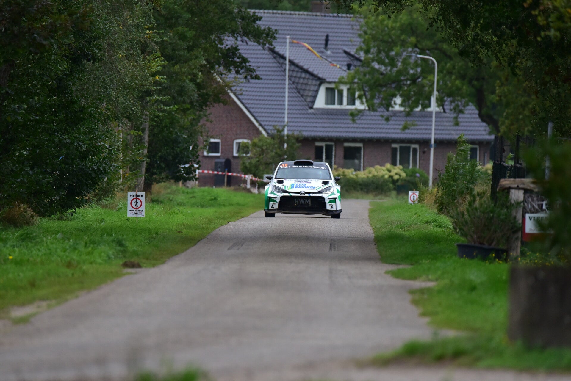 wee_9422-standard.jpg