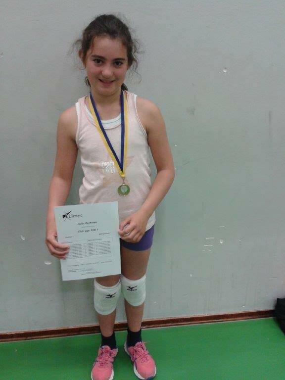 Julia, lid van de club van 100 sinds mei 2015; leeftijd 10 jaar