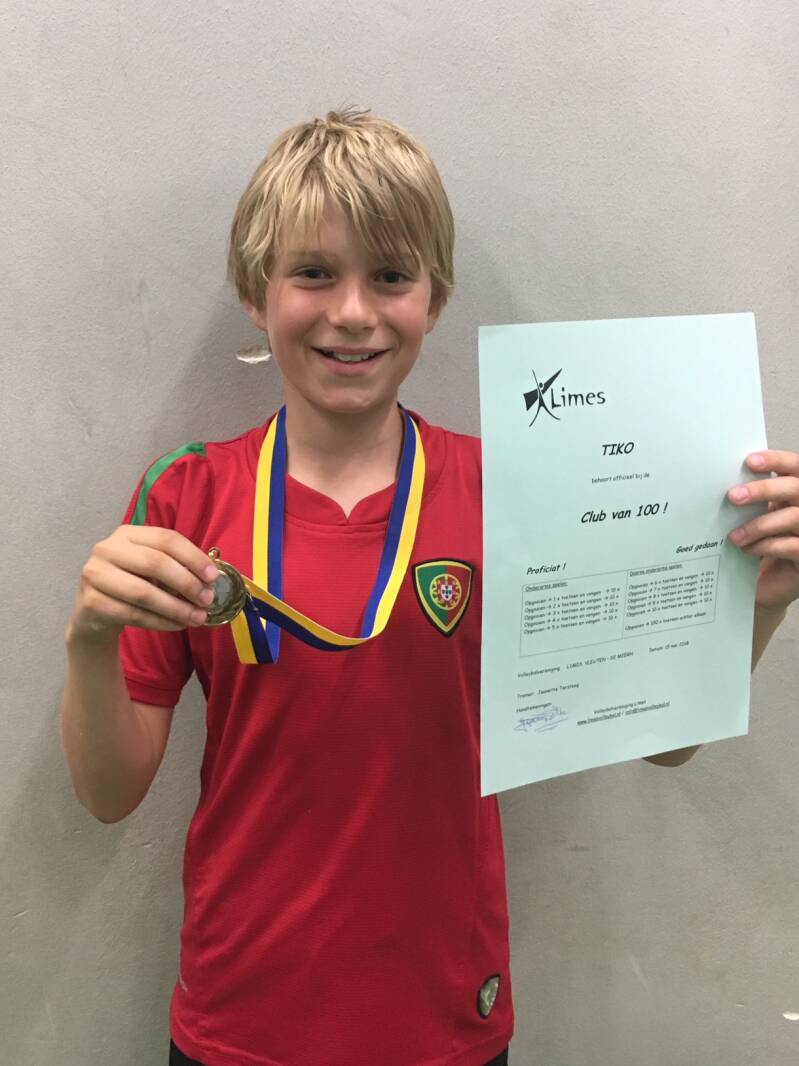 Tiko, lid van de club van 100 sinds mei 2018; leeftijd 11 jaar