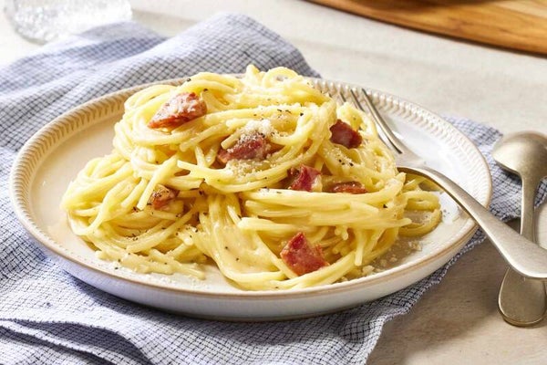 Spaghetti carbonara + dessert + kaart muziekbingo