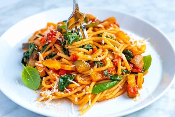 Spaghetti vegetarisch + dessert + kaart muziekbingo
