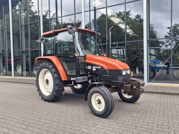 New Holland L-65 2wd