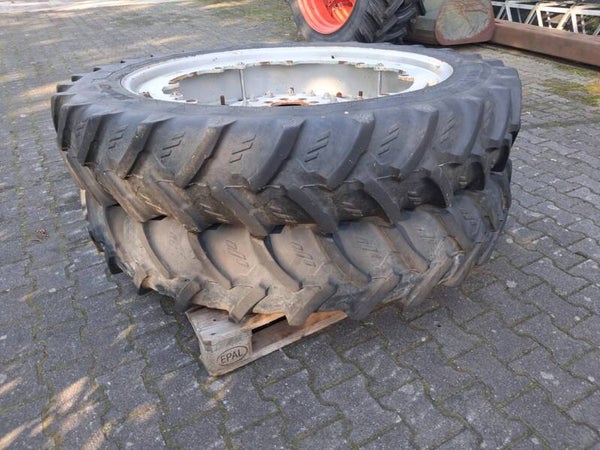 Banden Kleber 300/95-R46 op verstelbare velg