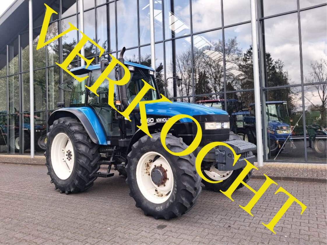 New Holland 8260