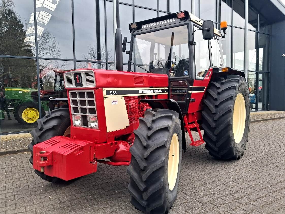 International 955