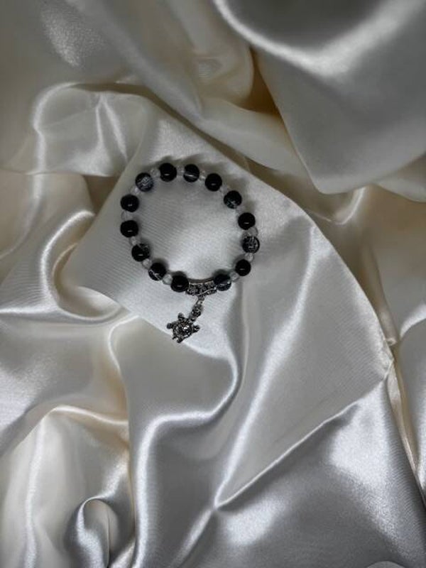 Schwarzes Perlenarmband mit Schildkröten-Anhänger 🐢6613